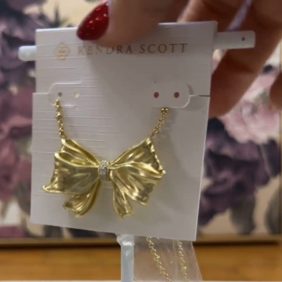 Kendra Scott x love shack fancy Gold Bow Necklace NEW - Picture 5 of 9